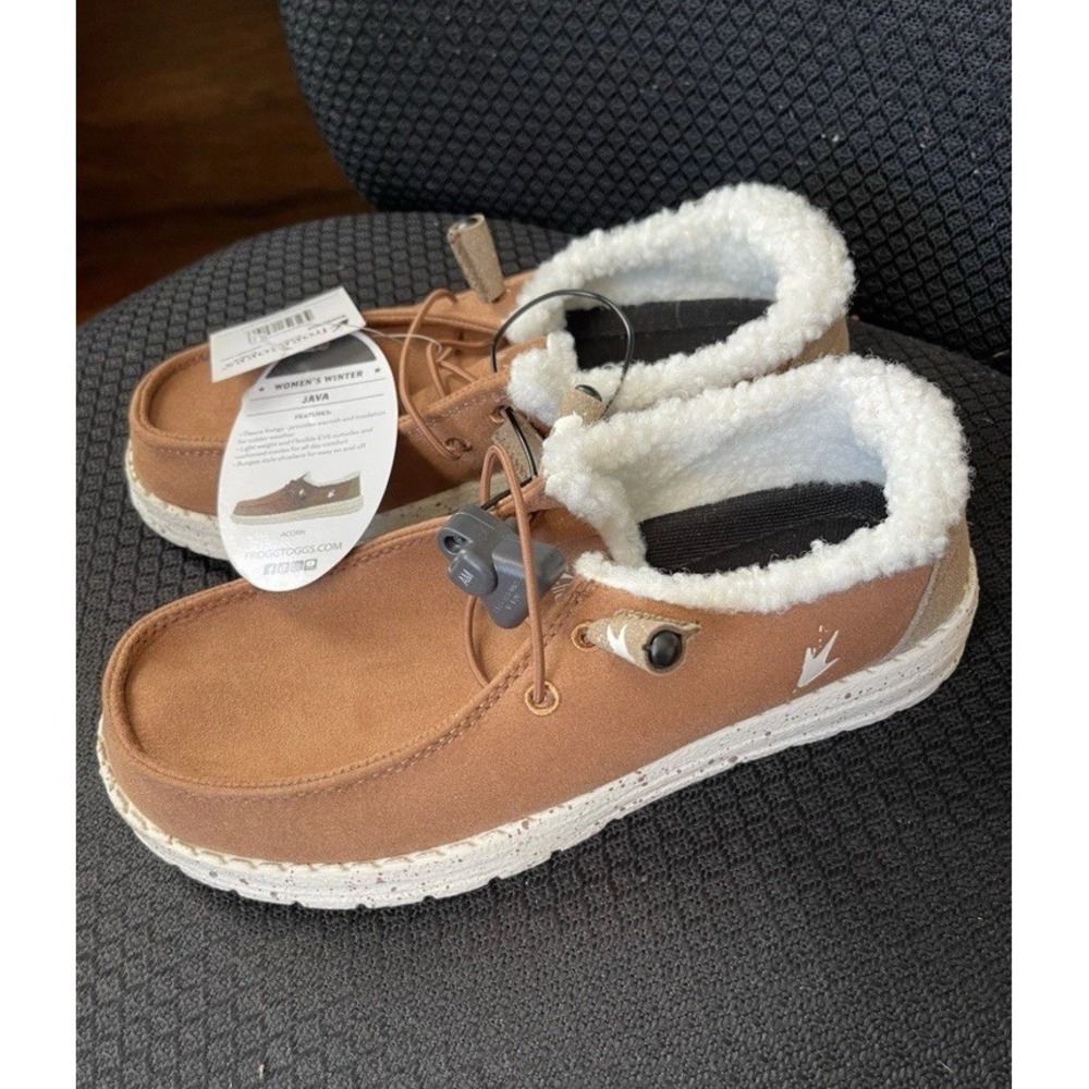 Women's Winter Java‎ Frogg Toggs Size 9 Acorn Color Slip On Fleece Lined Shoes